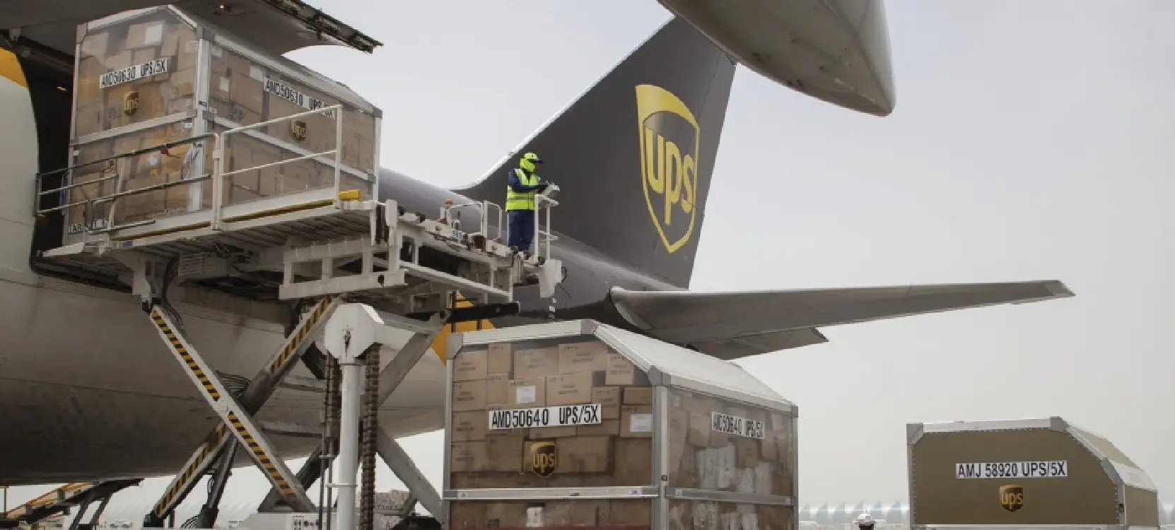 أنظمة إطفاء مخازن UPS مطار الملك فهد